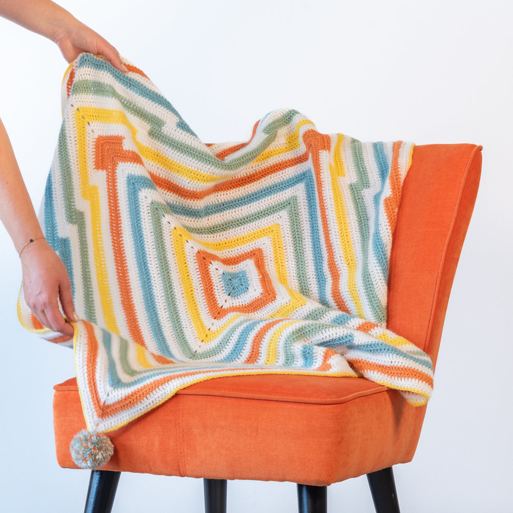 Yarn and Colors Amazing Square Darts Blanket Haakpakket (6)