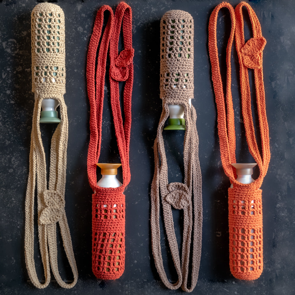 Edit — gemaakt met Yarn and Colors Be Gentle Bottle Holder Haakpakket