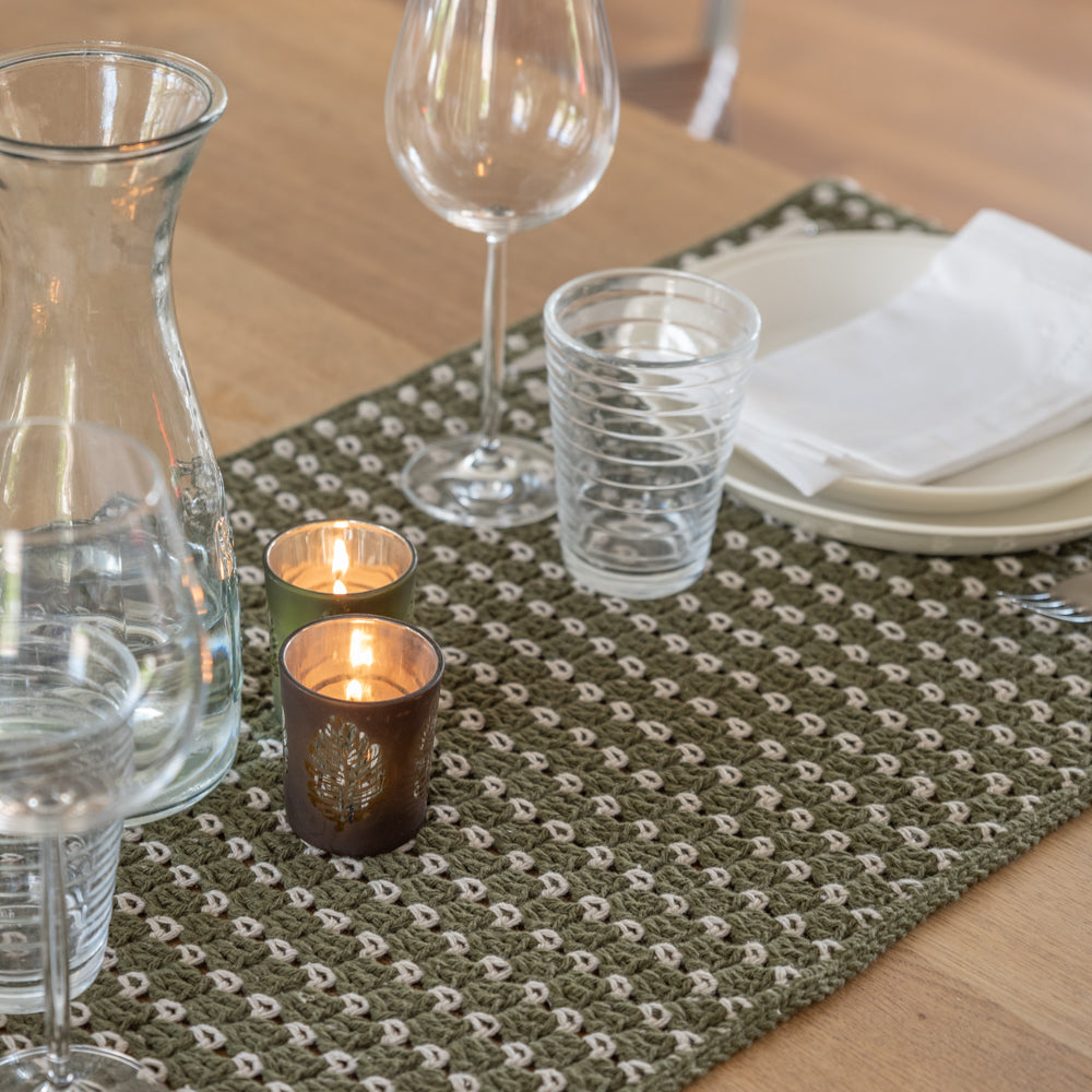 Yarn and Colors Be Gentle Table Runner Haakpakket (3)