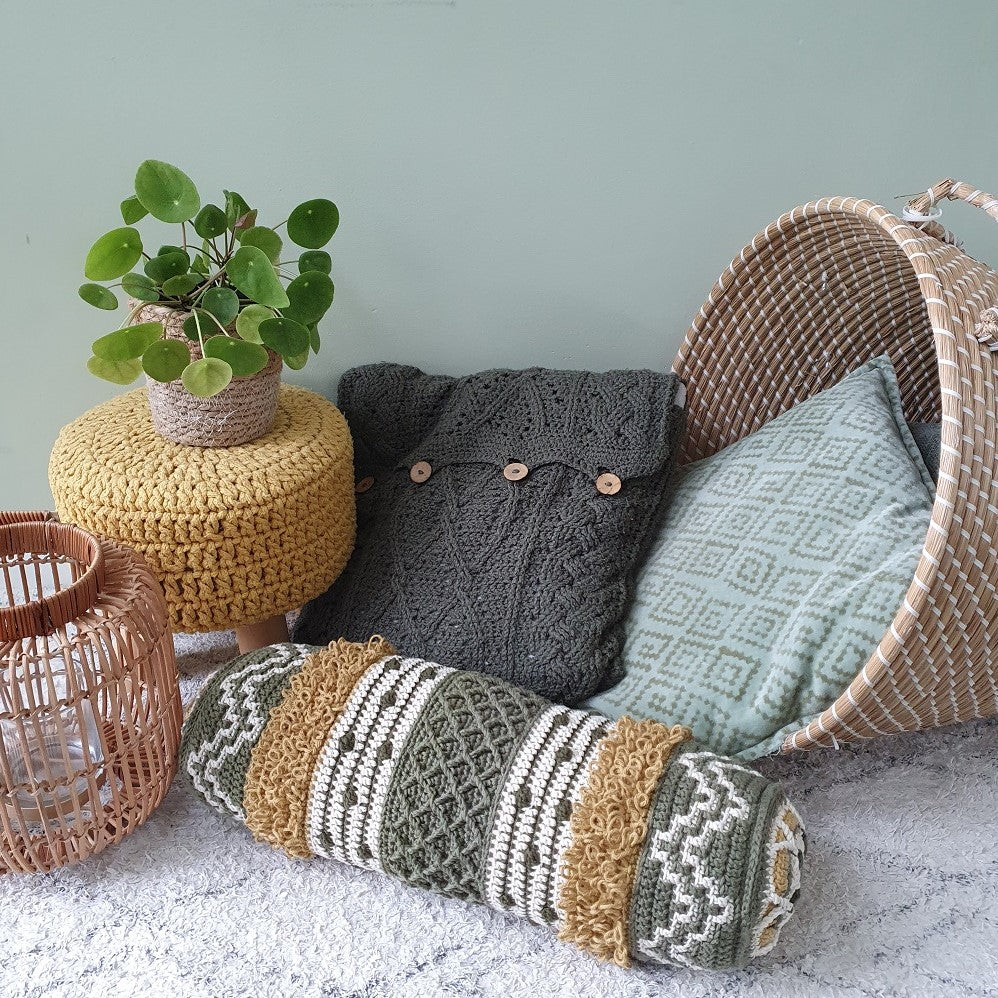 Haakpatroon safari relief kussen — gemaakt met Yarn and Colors Binnenkussen Rechthoekig