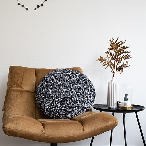 Yarn and colors dazzling comfy cushion haakpakket white blac — gemaakt met Yarn and Colors Binnenkussen Rond 50cm
