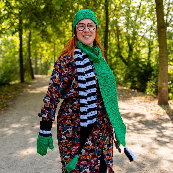 Black white and bright scarf — gemaakt met Yarn and Colors Black White and Bright Scarf Haakpakket