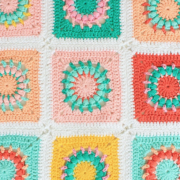 Blossom blanket — gemaakt met Yarn and Colors Blossom Blanket Booklet (4)