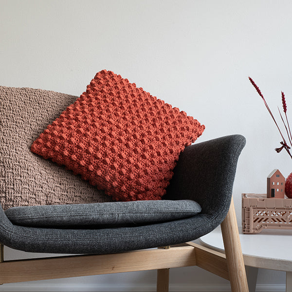Yarn and Colors Bobbles Comfy Cushion Haakpakket (3)