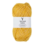 Yarn and Colors Charming 015 Mustard - bol garen in deze kleur