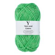 Yarn and Colors Charming 086 Peony Leaf - bol garen in deze kleur