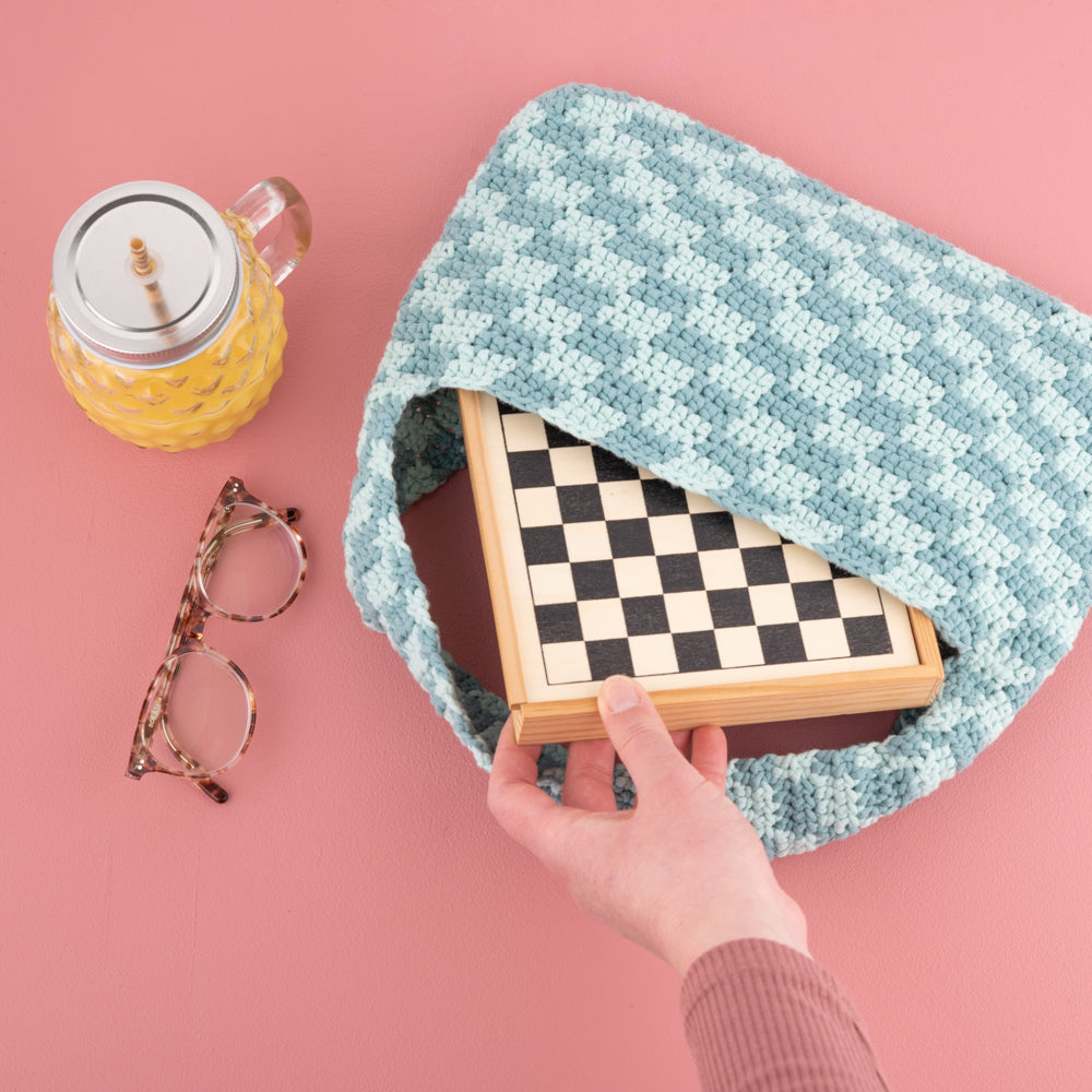 Checkered bag — gemaakt met Yarn and Colors Checkered Bag Haakpakket (5)