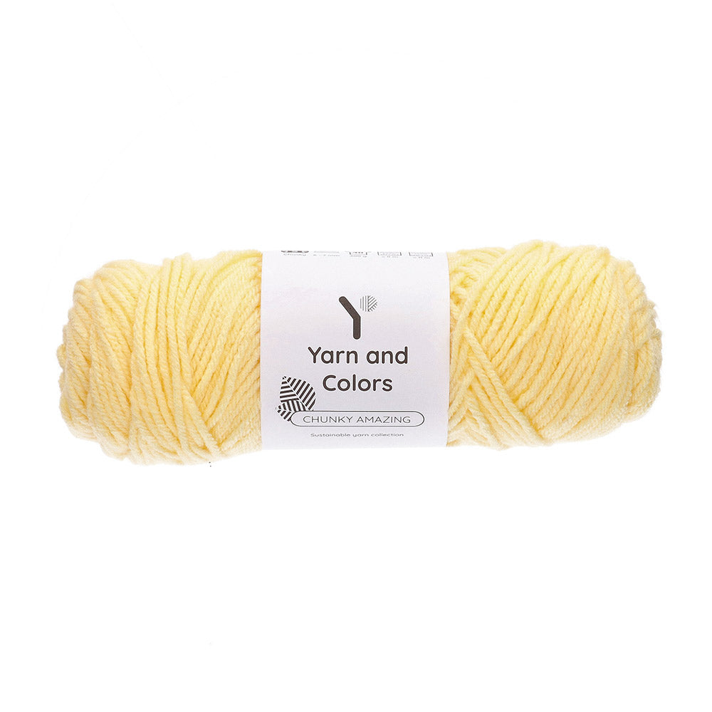 Yarn and Colors Chunky Amazing 010 Vanilla - bol garen in deze kleur
