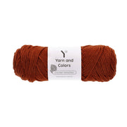 Yarn and Colors Chunky Amazing 024 Chestnut - bol garen in deze kleur