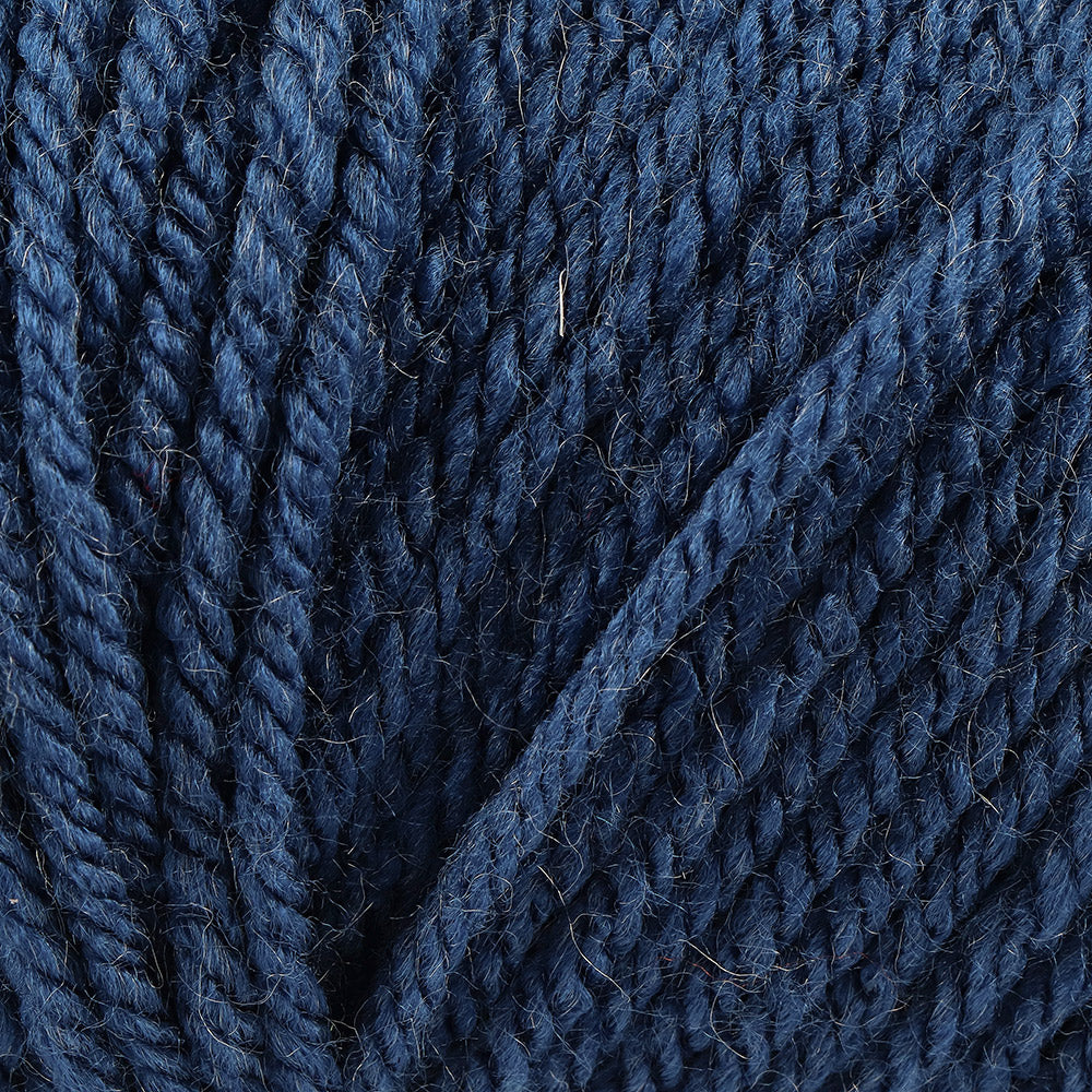 Yarn and Colors Chunky Amazing 060 Navy Blue - detail van het garen