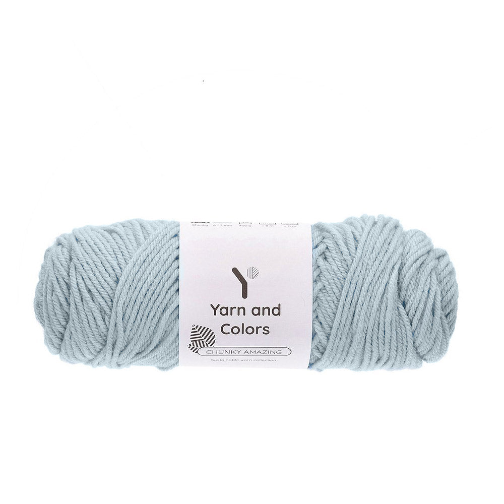 Yarn and Colors Chunky Amazing 063 Ice Blue - bol garen in deze kleur