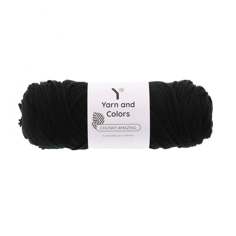 Yarn and Colors Chunky Amazing 100 Black - bol garen in deze kleur