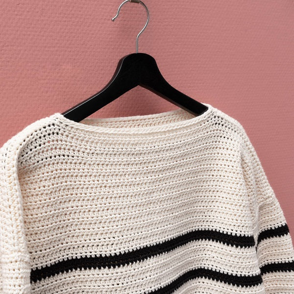 Classic jumper black — gemaakt met Yarn and Colors Classic Jumper Haakpakket (4)