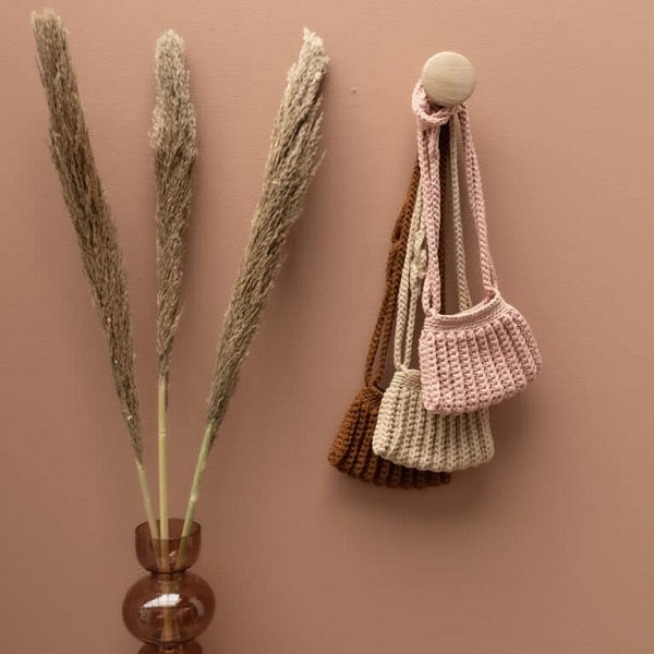Cool cross body bag — gemaakt met Yarn and Colors Cool Cross Body Bag Haakpakket (2)