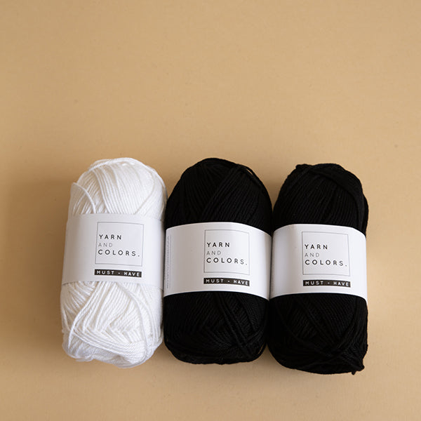 Yarn and Colors Dazzling Comfy Cushion Haakpakket White / Black (5)