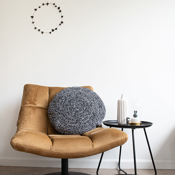 Yarn and Colors Dazzling Comfy Cushion Haakpakket White / Black (2)