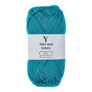 Yarn and Colors Epic 070 Petroleum - bol garen in deze kleur
