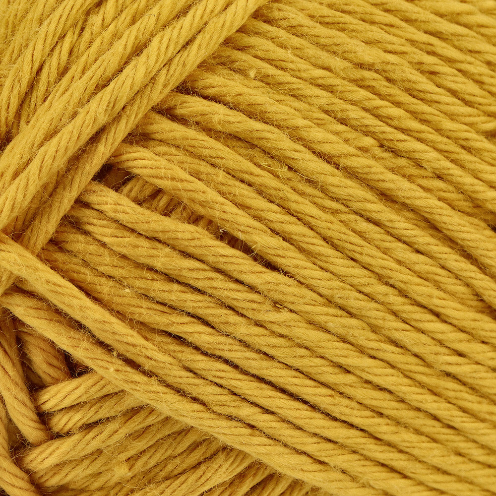 Yarn and Colors Epic 128 Brass - detail van het garen