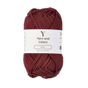 Yarn and Colors Epic 131 Merlot - bol garen in deze kleur