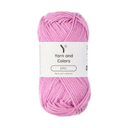 Yarn and Colors Epic 133 Thistle - bol garen in deze kleur