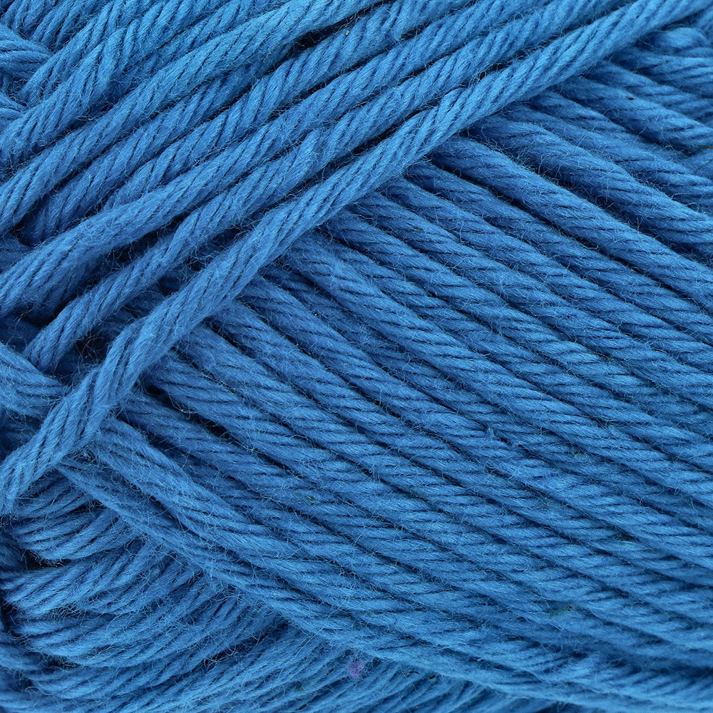 Yarn and Colors Epic 136 Lapis - detail van het garen