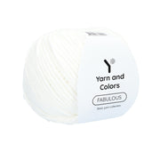 Yarn and Colors Fabulous 001 White - bol garen in deze kleur