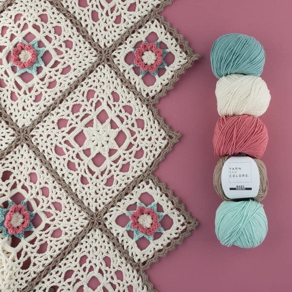 Yarn and colors romantic throw haakpakket cream — gemaakt met Yarn and Colors Fabulous
