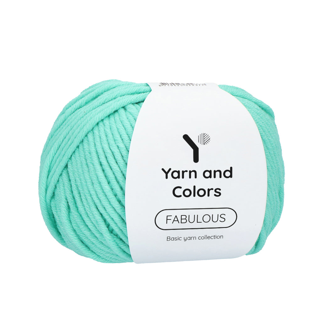Yarn and Colors Fabulous 075 Green Ice - bol garen in deze kleur