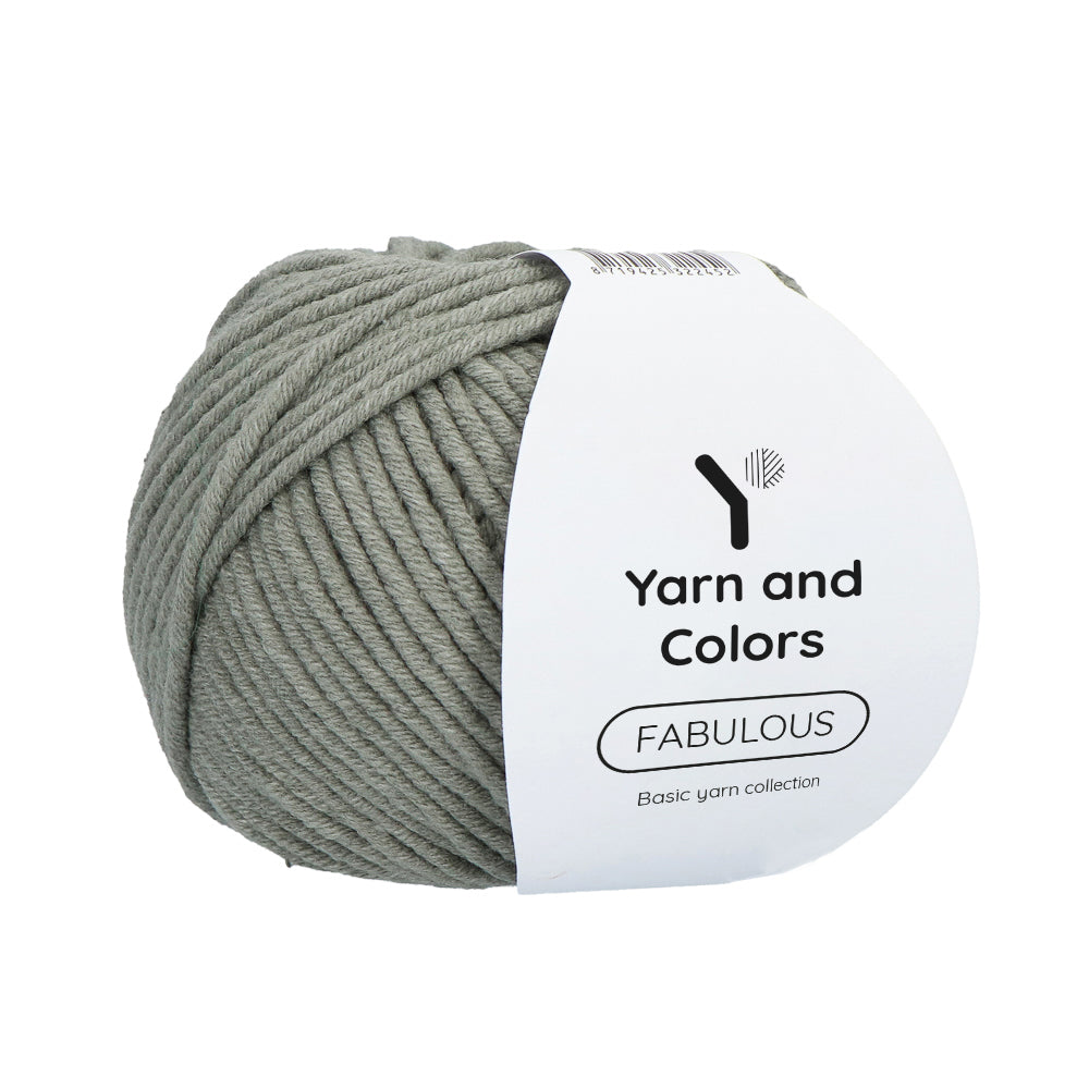 Yarn and Colors Fabulous 092 Pea Green - bol garen in deze kleur
