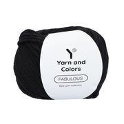 Yarn and Colors Fabulous 100 Black - bol garen in deze kleur