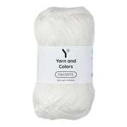 Yarn and Colors Favorite 001 White - bol garen in deze kleur