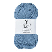 Yarn and Colors Favorite 061 Denim - bol garen in deze kleur