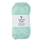 Yarn and Colors Favorite 073 Jade Gravel - bol garen in deze kleur