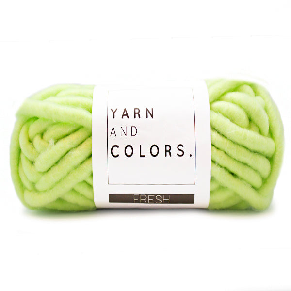 Yarn and Colors Fresh 084 Pistachio - bol garen in deze kleur