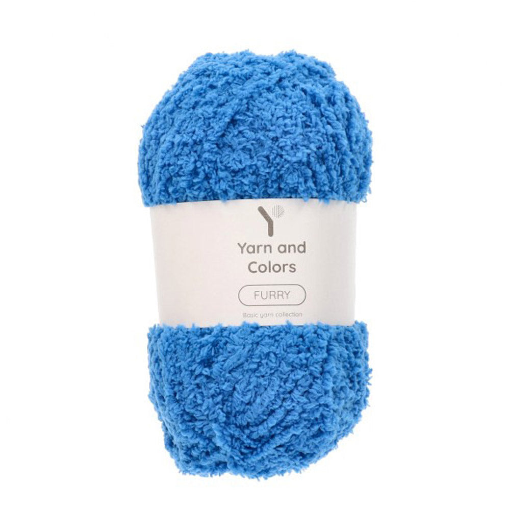 Yarn and Colors Furry 067 Pacific Blue - bol garen in deze kleur