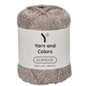Yarn and Colors Glamour 094 Silver - bol garen in deze kleur