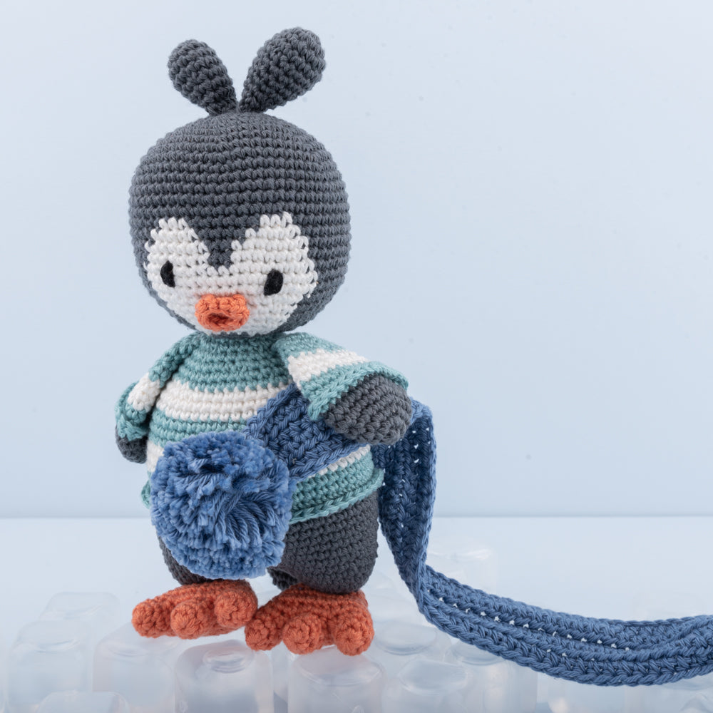 Hosih the penguin — gemaakt met Yarn and Colors Hoshi the Penguin Haakpakket