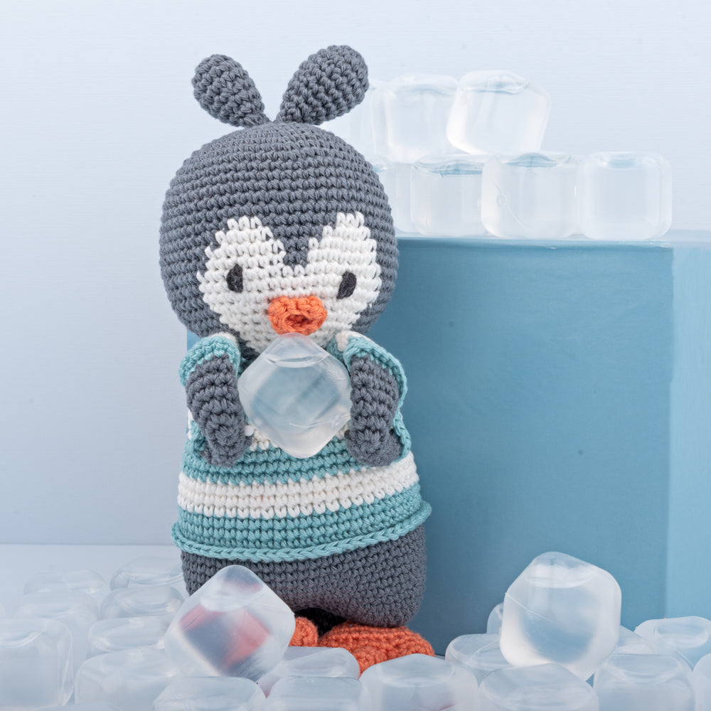 Hosih the penguin — gemaakt met Yarn and Colors Hoshi the Penguin Haakpakket (3)