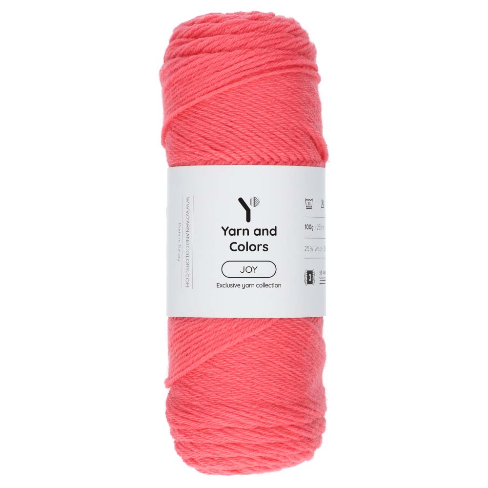 Yarn and Colors Joy 040 Pink Sand - bol garen in deze kleur