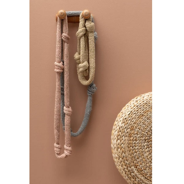 Knot scarf — gemaakt met Yarn and Colors Knot a Scarf Breipakket