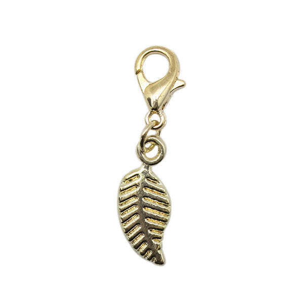 Yarn and colors charm goud leaf — gemaakt met Yarn and Colors Leaf Charm