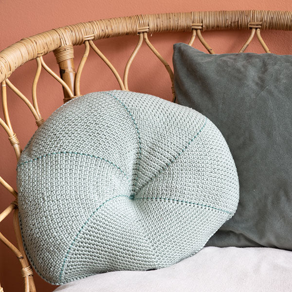 Yarn and Colors Leaf Cushion Haakpakket (3)