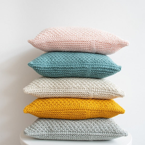 Moss and cross cushion — gemaakt met Yarn and Colors Moss and Cross Cushion Booklet (2)