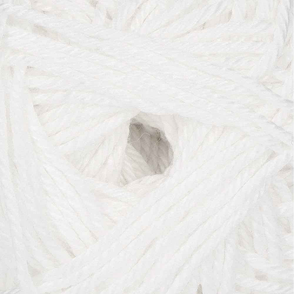 Yarn and Colors Must-have 001 White (2)