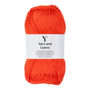 Yarn and Colors Must-have 022 Fiery Orange - bol garen in deze kleur