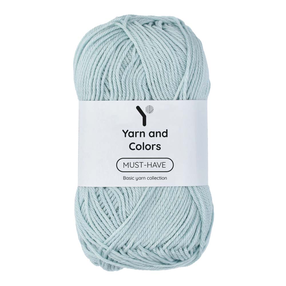 Yarn and Colors Must-have 063 Ice Blue - bol garen in deze kleur