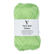 Yarn and Colors Must-have 081 Lettuce - bol garen in deze kleur