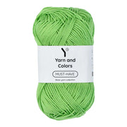Yarn and Colors Must-have 082 Grass - bol garen in deze kleur