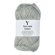 Yarn and Colors Must-have 093 Cold Green - bol garen in deze kleur