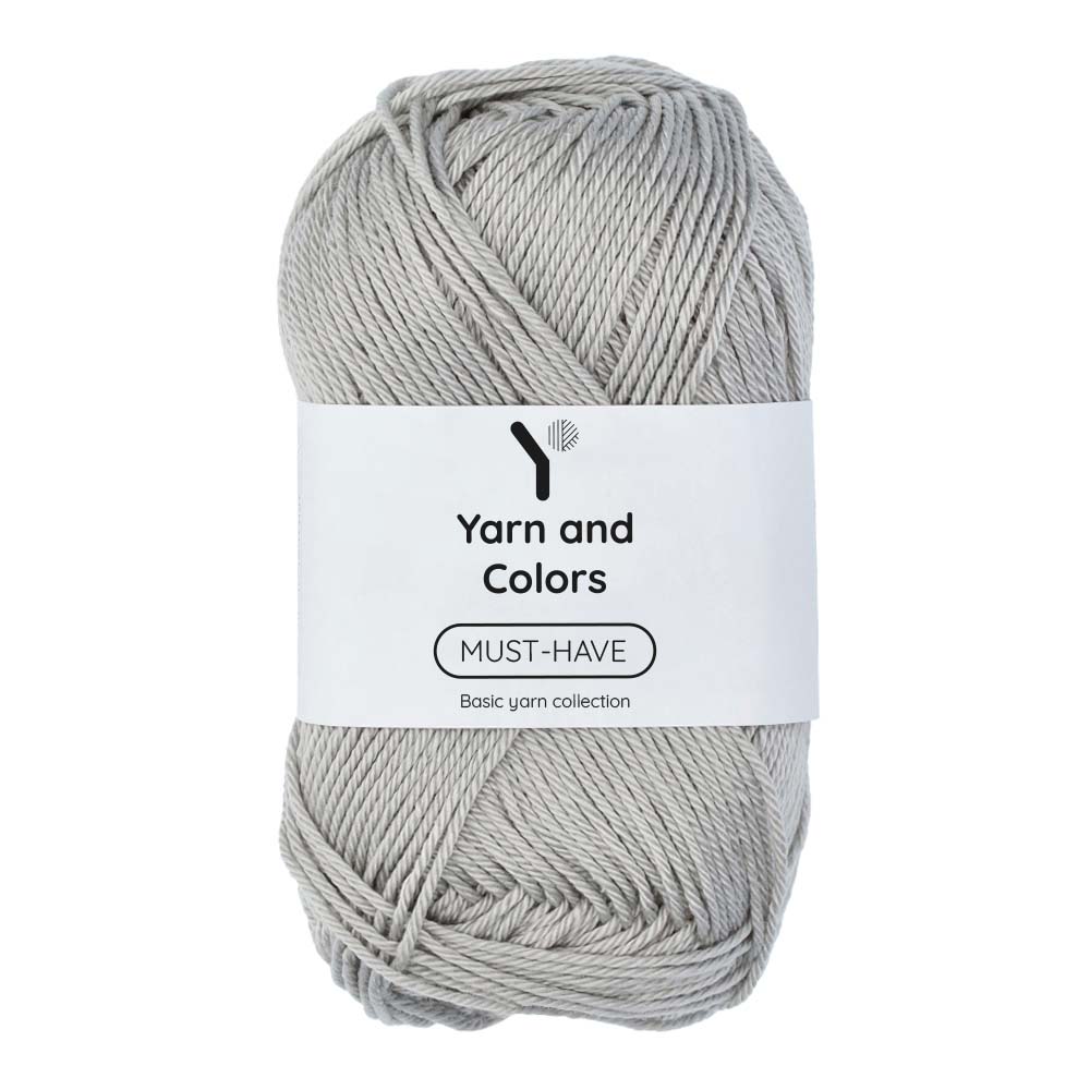 Yarn and Colors Must-have 095 Soft Grey - bol garen in deze kleur